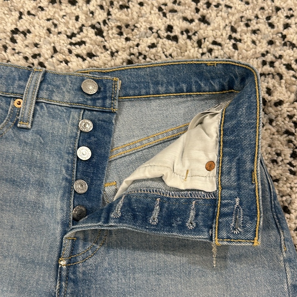 Levi's Ribcage Shorts - Picture 3 of 7